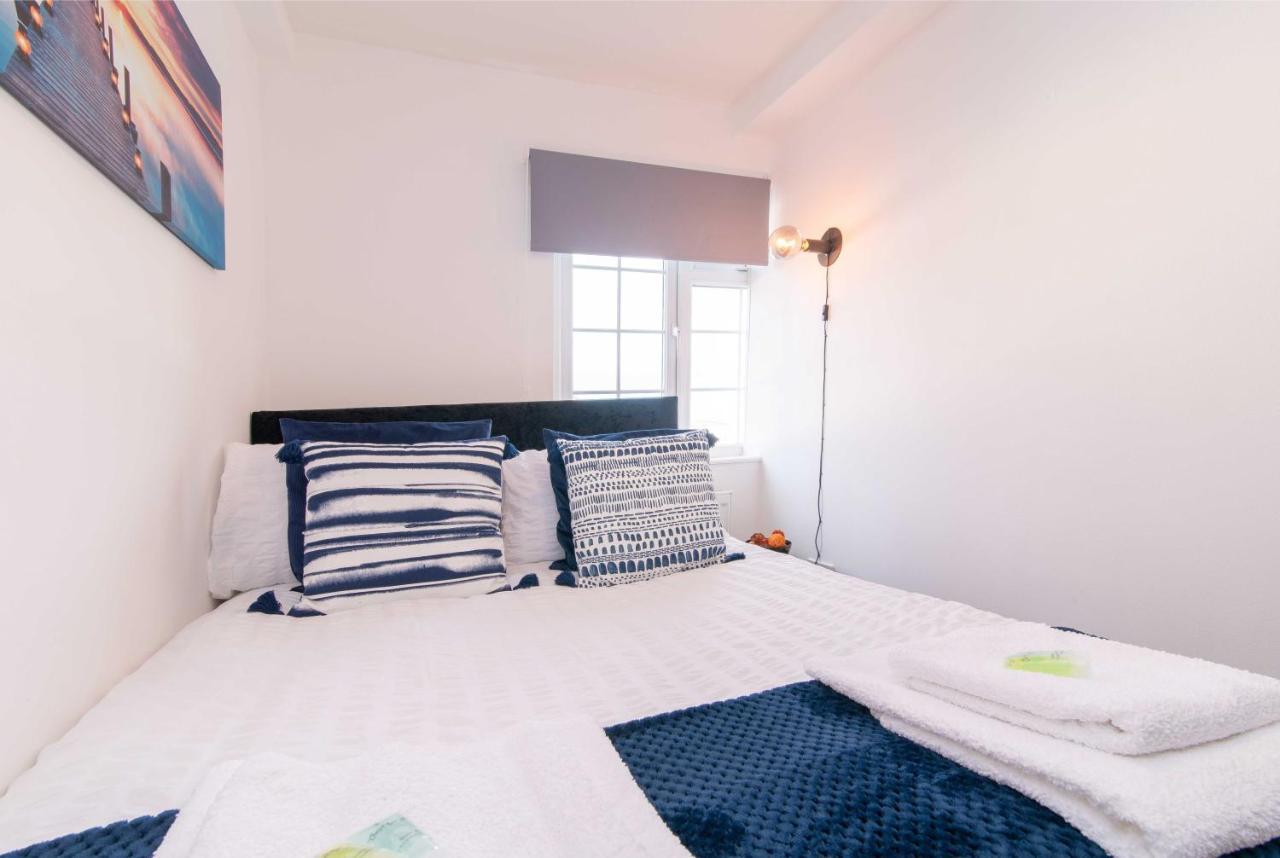 Stylish & Central 2 Bedroom Apartment - Fast Wifi Castle Donington Exteriör bild