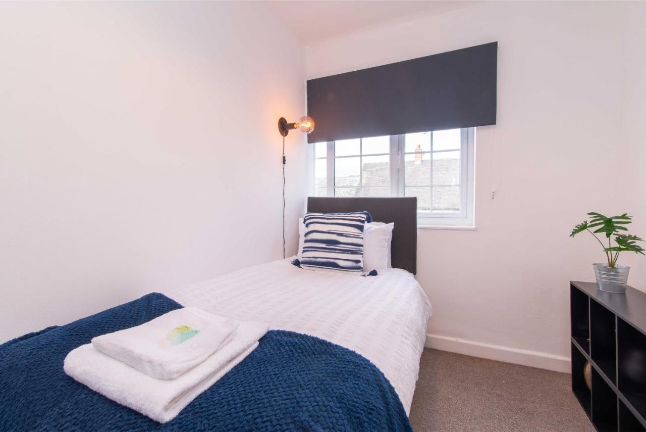 Stylish & Central 2 Bedroom Apartment - Fast Wifi Castle Donington Exteriör bild