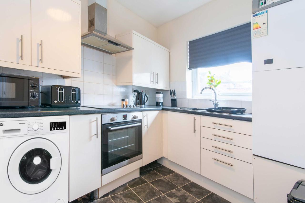 Stylish & Central 2 Bedroom Apartment - Fast Wifi Castle Donington Exteriör bild