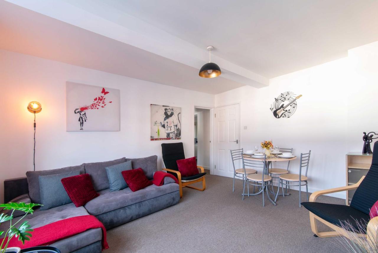 Stylish & Central 2 Bedroom Apartment - Fast Wifi Castle Donington Exteriör bild