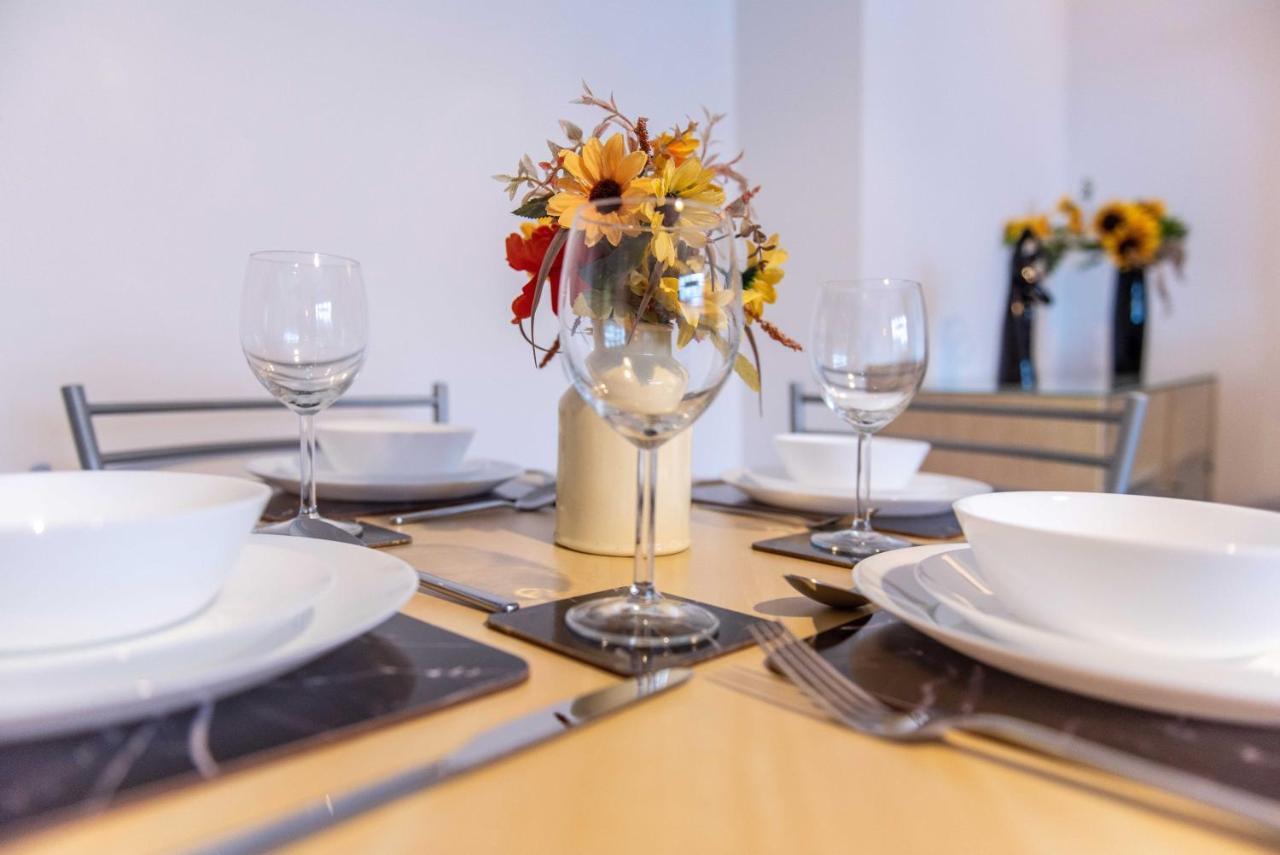 Stylish & Central 2 Bedroom Apartment - Fast Wifi Castle Donington Exteriör bild