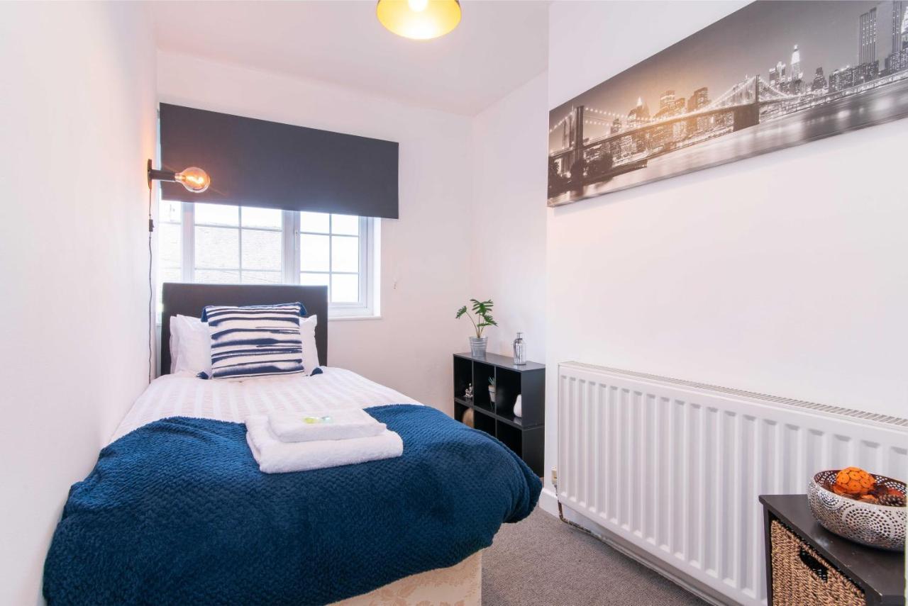 Stylish & Central 2 Bedroom Apartment - Fast Wifi Castle Donington Exteriör bild